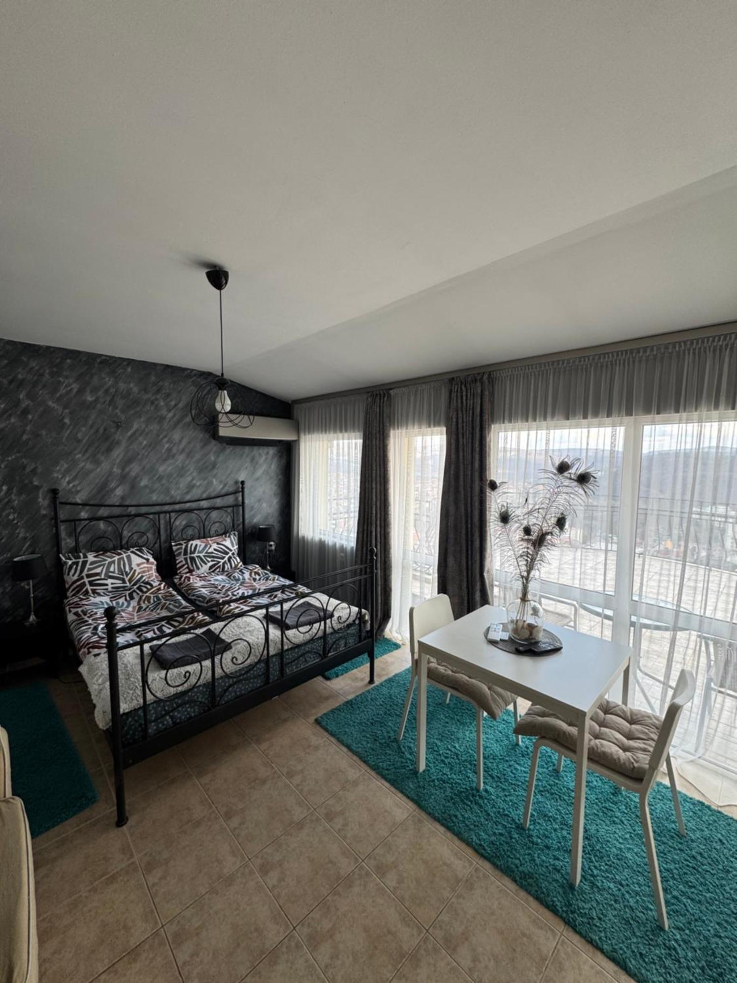Top Sky View - Studio Panorama Veliko Tărnovo Exteriör bild